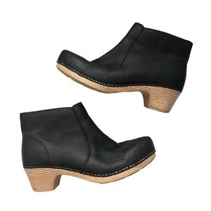 Dansko (UK 39) Maria Black Nubuck Leather Clog